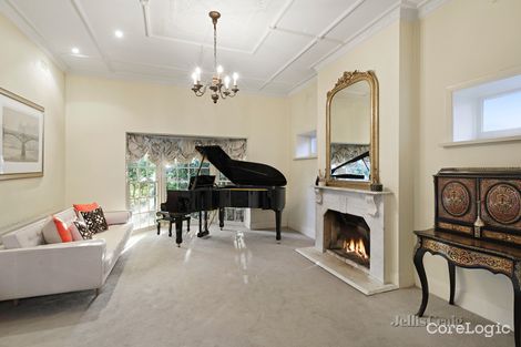 Property photo of 24 Hillcrest Avenue Kew VIC 3101