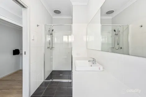 Property photo of 18 Oliphant Road Seaford Heights SA 5169