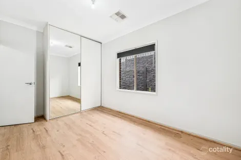 Property photo of 18 Oliphant Road Seaford Heights SA 5169