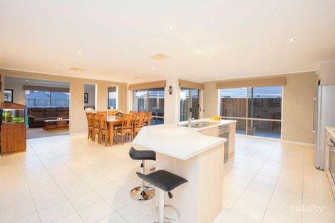 Property photo of 12 Honey Myrtle Way Cranbourne VIC 3977