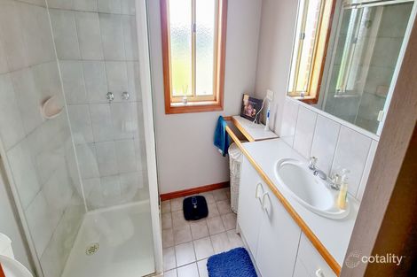 Property photo of 2 Andrew Crescent Croydon South VIC 3136