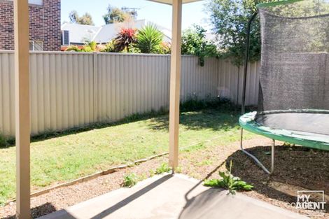 Property photo of 3 Healesville Loop Craigieburn VIC 3064