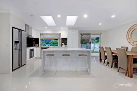 58 Arcadia Dr, Mermaid Waters, QLD 4218