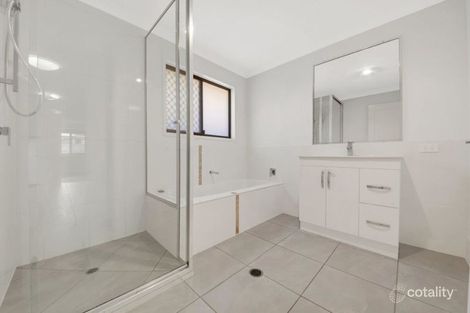 Property photo of 5 Woodland Court Kirkwood QLD 4680