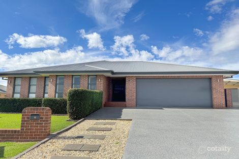 11 Cedar Cres, Parkes, NSW 2870