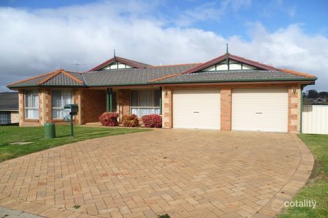 37 Booth Cres, Orange, NSW 2800