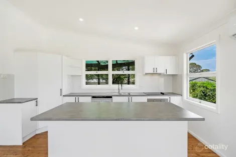 Property photo of 1 Norah Avenue Charmhaven NSW 2263