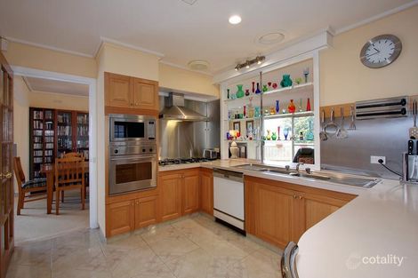 Property photo of 2 Maxia Road Doncaster East VIC 3109