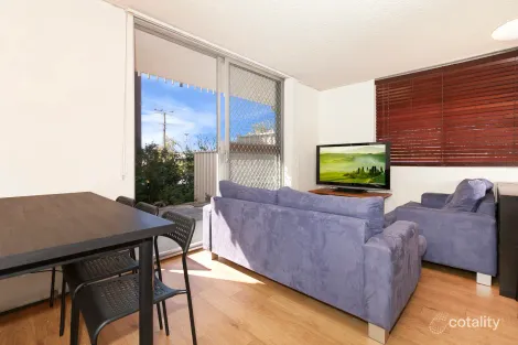 Property photo of 1/125 Clarence Road Indooroopilly QLD 4068