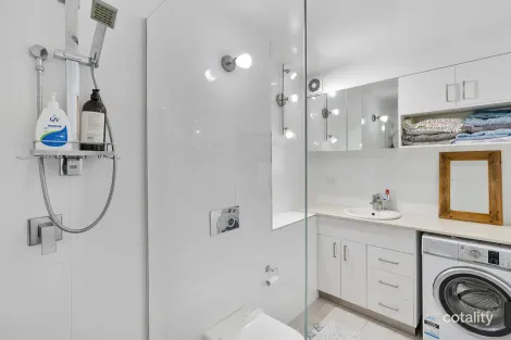 Property photo of 4/8B Lambert Avenue Sandy Bay TAS 7005