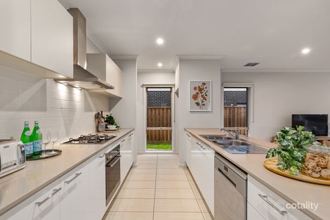 Property photo of 11 Pleasant Way Keysborough VIC 3173