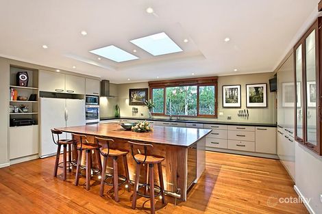 Property photo of 10 Sweeneys Lane Eltham VIC 3095