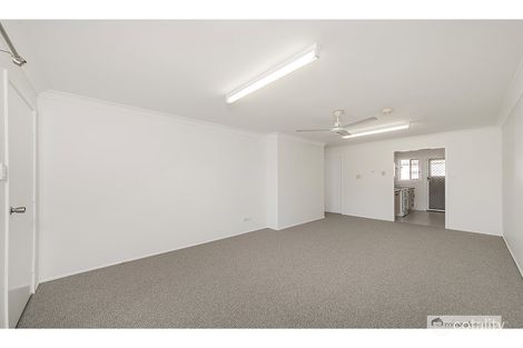 Property photo of 22/7 Kingfisher Parade Norman Gardens QLD 4701
