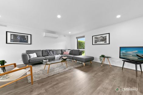 Property photo of 2/7-9 Snodgrass Street Pakenham VIC 3810