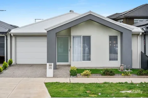 Property photo of 70 Darwinia Drive Mickleham VIC 3064