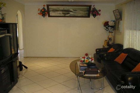 Property photo of 11 Hydrangea Place Macquarie Fields NSW 2564