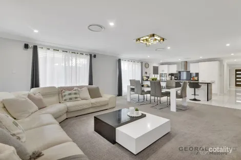 Property photo of 12 Rachele Close Forest Lake QLD 4078