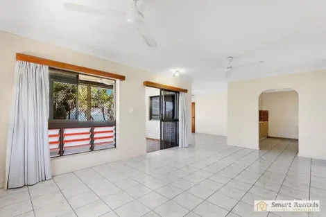 Property photo of 4/4 The Esplanade North Ward QLD 4810