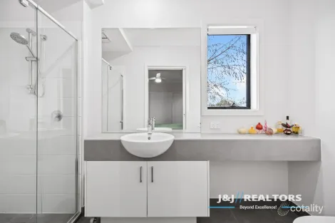 Property photo of 4 Catees Street Clyde North VIC 3978
