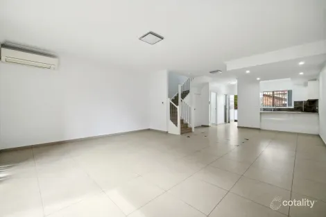 Property photo of 4/2 Kurrajong Road Casula NSW 2170