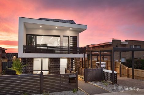 1/5 Flower St, Essendon, VIC 3040