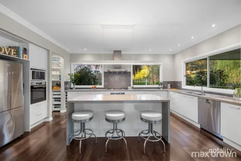 Property photo of 10 Moore Avenue Montrose VIC 3765