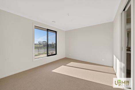 Property photo of 21 Plymouth Boulevard Clyde North VIC 3978