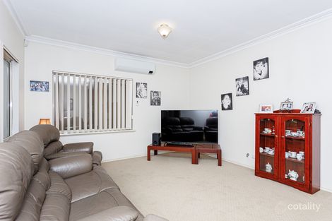 Property photo of 12 Dandenong Way Alexander Heights WA 6064