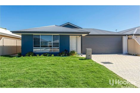 8 Pierrepoint Loop, Champion Lakes, WA 6111