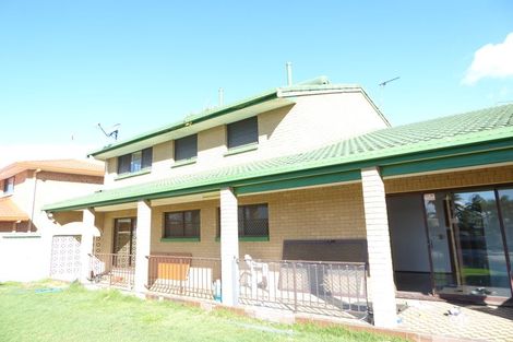 17 Bight Ct, Mermaid Waters, QLD 4218