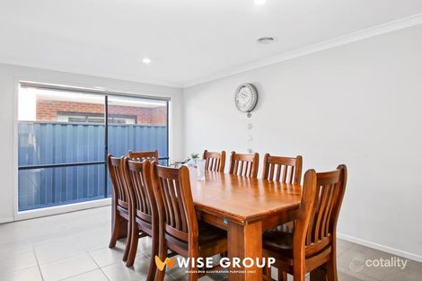 Property photo of 77 Stately Drive Cranbourne East VIC 3977