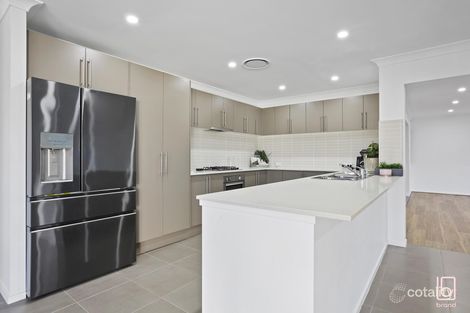 Property photo of 18 Wakool Crescent Woongarrah NSW 2259
