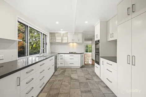 Property photo of 46 Mackenzie Street Mount Lofty QLD 4350