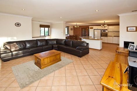 Property photo of 20 Binburra Way Mount Nasura WA 6112