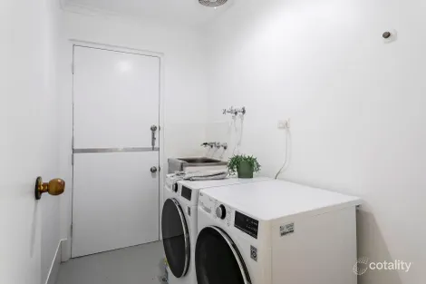 Property photo of 18 Elmstead Drive Upper Sturt SA 5156