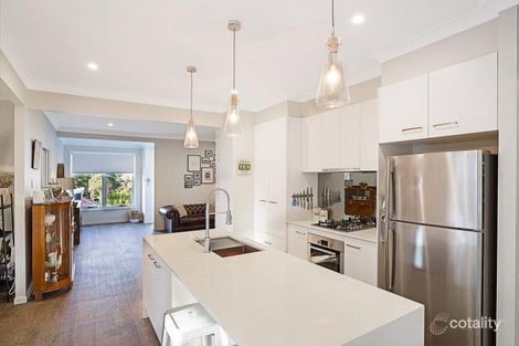 Property photo of 4 Swenson Street Mount Lofty QLD 4350