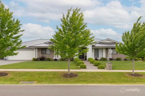 52 Greenfields Bvd, Romsey, VIC 3434