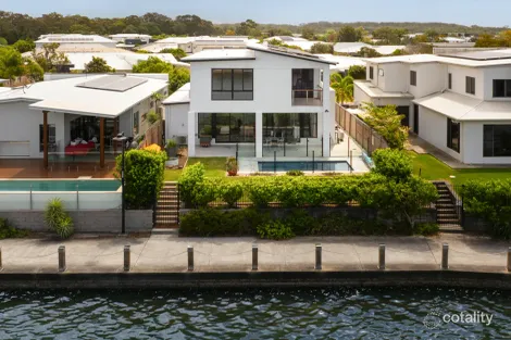 Property photo of 5 Waterway Drive Birtinya QLD 4575