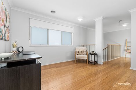 Property photo of 32 Remus Circuit Cranbourne West VIC 3977