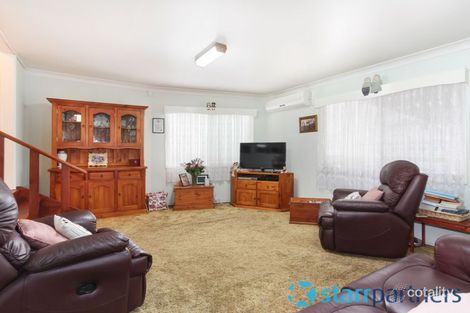 Property photo of 2 Robyn Street Woodpark NSW 2164