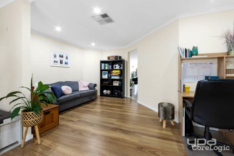 Property photo of 5 Doran Walk Delahey VIC 3037