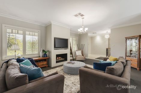 Property photo of 5 Harcourt Place Lower Plenty VIC 3093