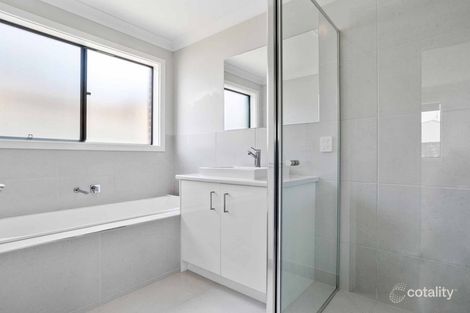 Property photo of 31 Foxglove Way Lara VIC 3212