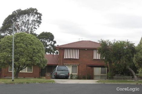 Property photo of 8 Rapanea Court Endeavour Hills VIC 3802