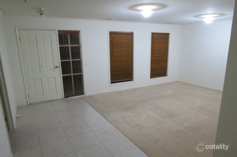 Property photo of 33 Sandalwood Grove Carrum Downs VIC 3201