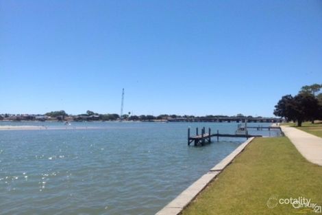 17b Leslie St, Dudley Park, WA 6210