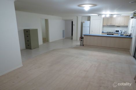 Property photo of 33 Sandalwood Grove Carrum Downs VIC 3201