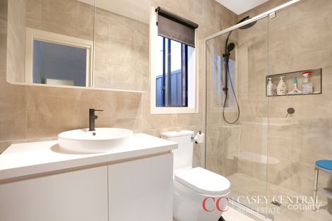 Property photo of 21 Isla Circuit Narre Warren South VIC 3805