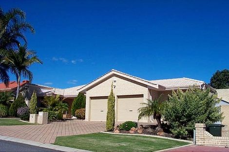 26 Penshurst St, Marangaroo, WA 6064