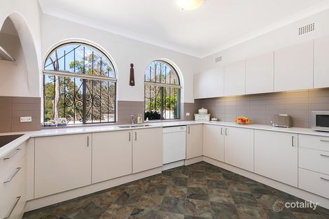 Property photo of 4 Raleigh Crescent St Ives Chase NSW 2075